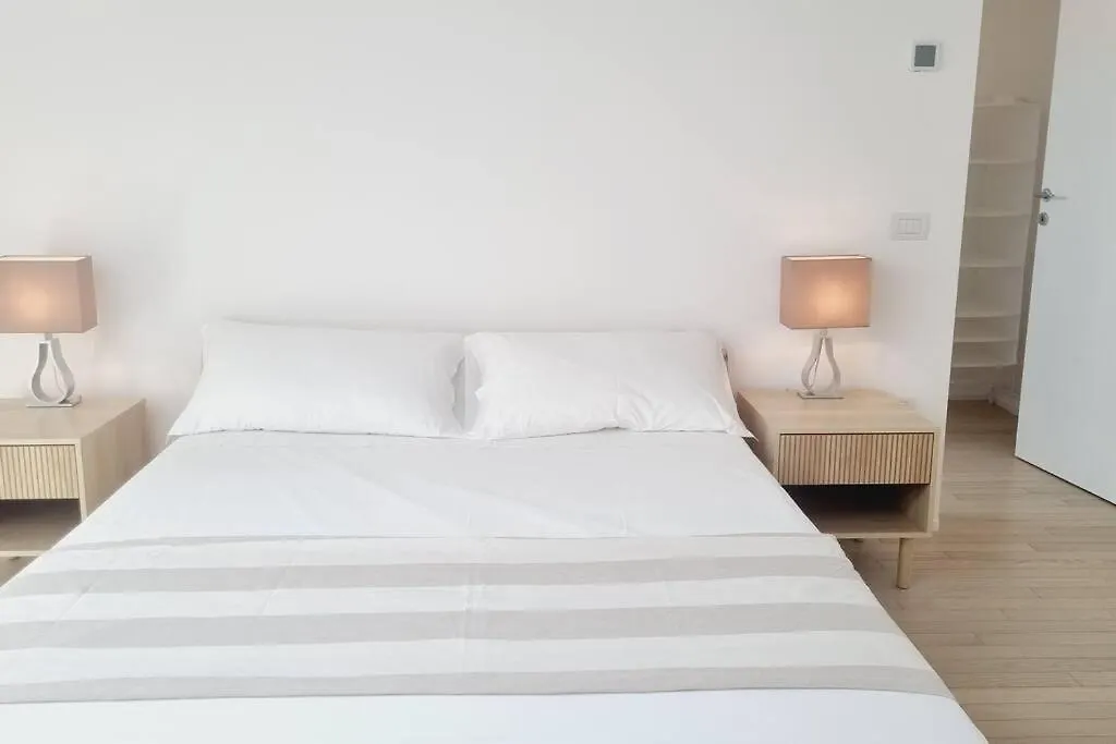Duomo 10Min Shopping&Relax Fast Wifi & Balcony Apartment Milan