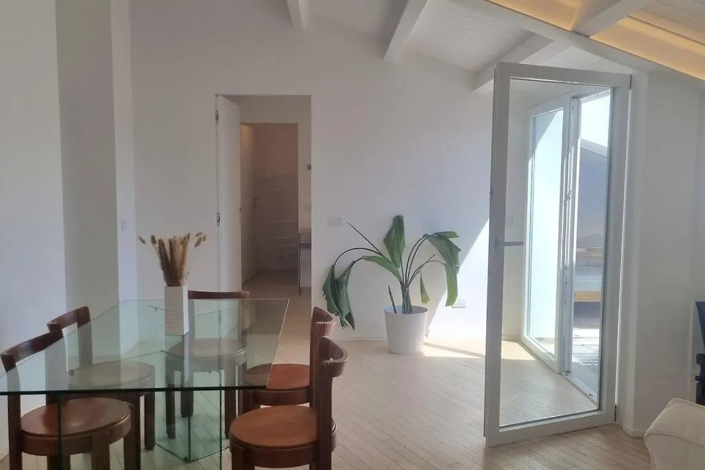 Duomo 10Min Shopping&Relax Fast Wifi & Balcony Apartment Milan Italy